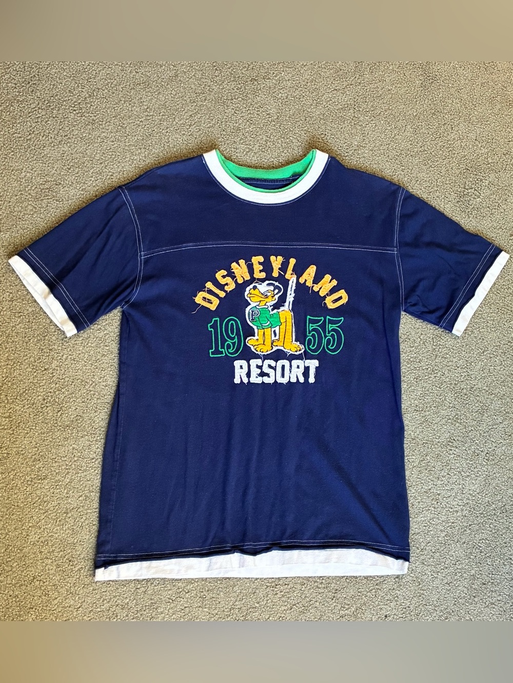 Disneyland Resort Club 1955 Embroidered Pluto Patch Graphic T-Shirt Kid’s XL